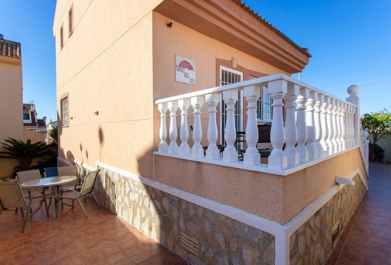 Herverkoop - Finca Landelijk pand -
Rojales - Pueblo