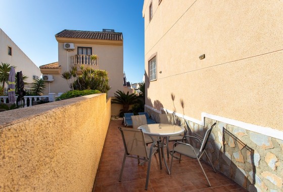 Herverkoop - Finca Landelijk pand -
Rojales - Pueblo