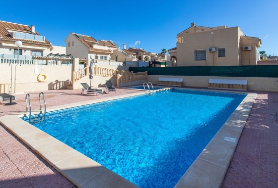 Herverkoop - Finca Landelijk pand -
Rojales - Pueblo