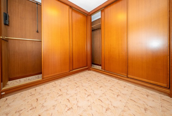 Herverkoop - Halfvrijstaande villa -
Torrevieja - El chaparral