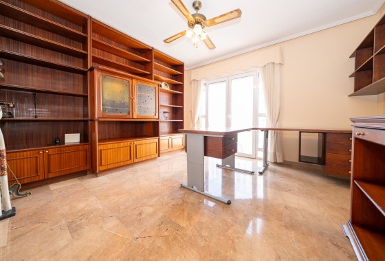 Herverkoop - Halfvrijstaande villa -
Torrevieja - El chaparral