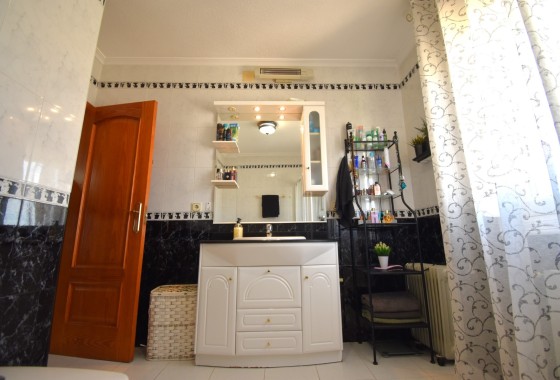 Herverkoop - Halfvrijstaande villa -
Orihuela Costa - Los Balcones