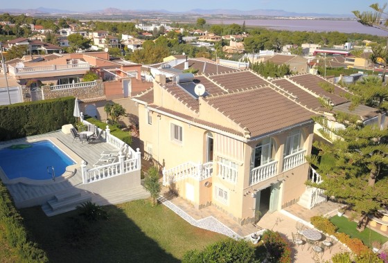 Herverkoop - Halfvrijstaande villa -
Orihuela Costa - Los Balcones