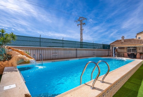 Herverkoop - Vrijstaande Villa -
Torrevieja - El chaparral