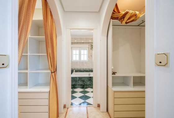 Herverkoop - Vrijstaande Villa -
Torrevieja - El chaparral