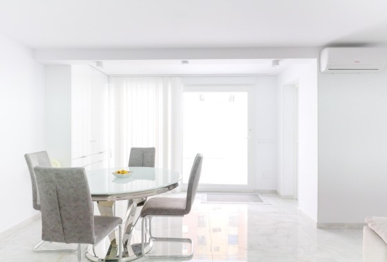 Venta - Casa de pueblo -
Torrevieja - Punta Prima