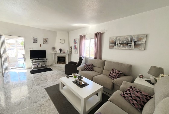 Herverkoop - Vrijstaande Villa -
Benijofar - Monte Azul