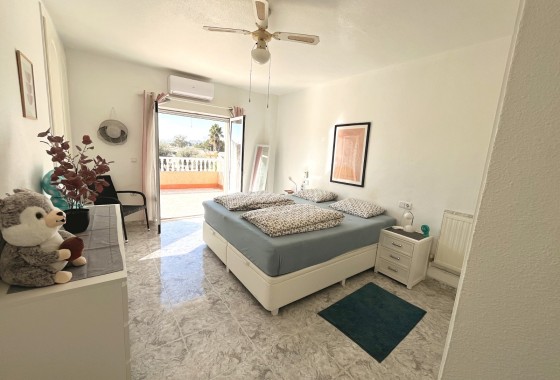 Herverkoop - Vrijstaande Villa -
Benijofar - Monte Azul