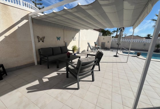 Herverkoop - Vrijstaande Villa -
Benijofar - Monte Azul