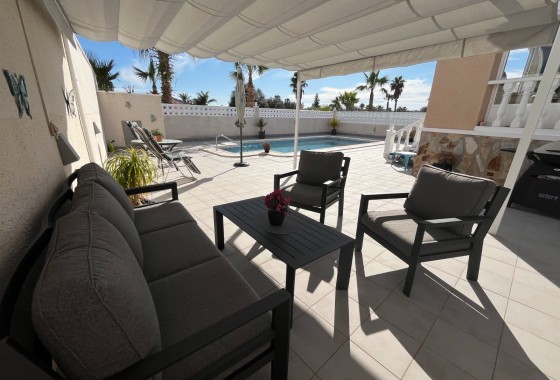 Herverkoop - Vrijstaande Villa -
Benijofar - Monte Azul