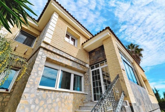 Herverkoop - Detached Villa -
Campoamor