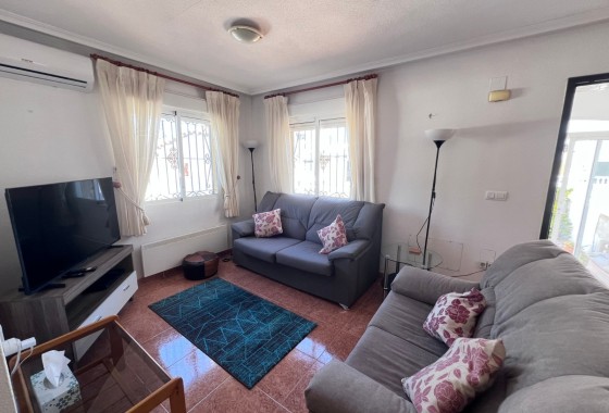 Herverkoop - Stadswoning -
Orihuela - Entre Naranjos - Vistabella