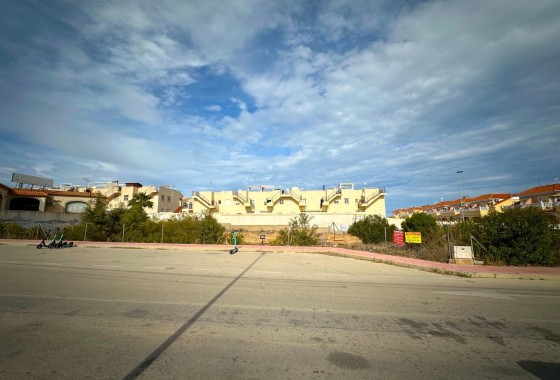 Herverkoop - Perceel Grond -
Orihuela Costa - La Florida