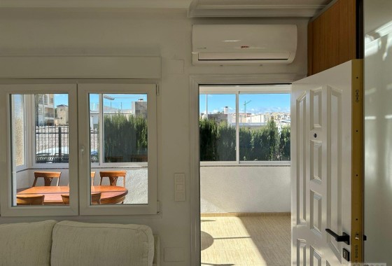 Herverkoop - Villa -
Torrevieja - VILLAMARTIN