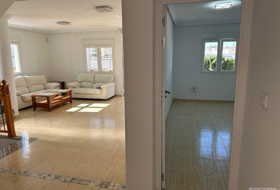 Herverkoop - Villa -
Torrevieja - VILLAMARTIN