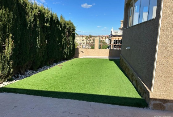 Herverkoop - Villa -
Torrevieja - VILLAMARTIN