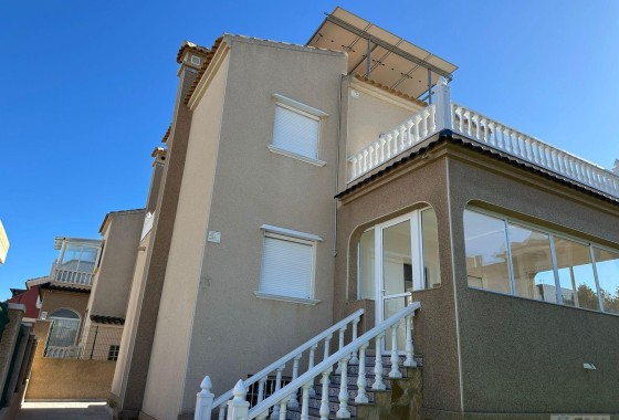 Herverkoop - Villa -
Torrevieja - VILLAMARTIN