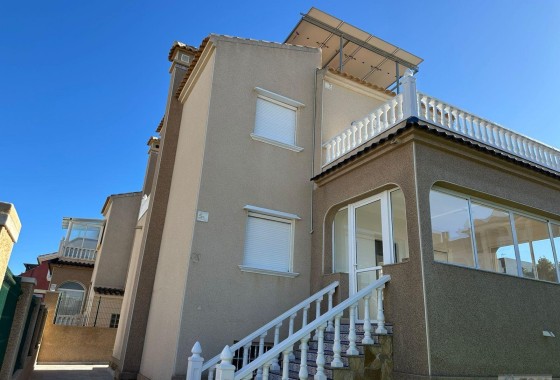 Herverkoop - Villa -
Torrevieja - VILLAMARTIN