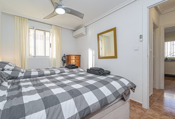 Herverkoop - Halfvrijstaande villa -
Cabo Roig - La Regia