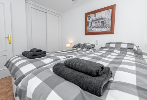 Herverkoop - Halfvrijstaande villa -
Cabo Roig - La Regia