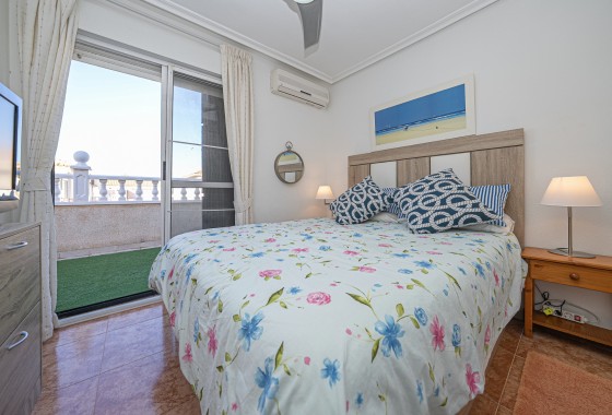 Herverkoop - Halfvrijstaande villa -
Cabo Roig - La Regia