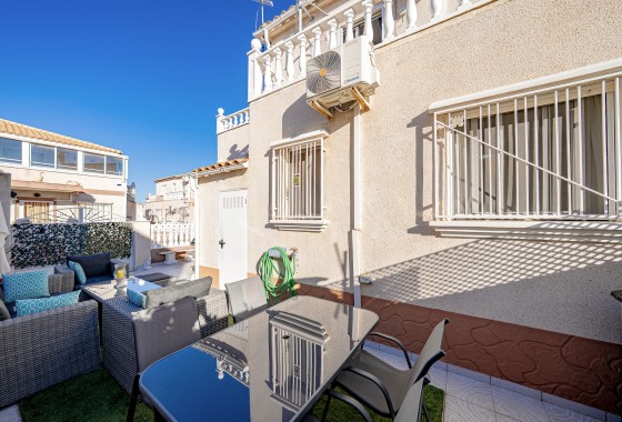 Herverkoop - Halfvrijstaande villa -
Cabo Roig - La Regia