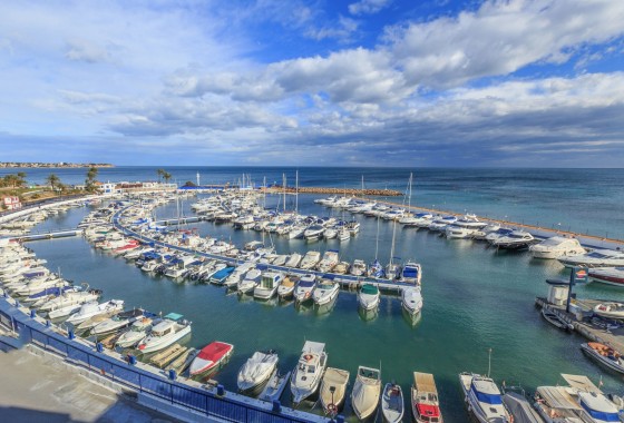 Herverkoop - Halfvrijstaande villa -
Cabo Roig - La Regia