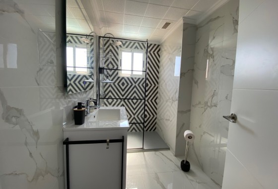 Herverkoop - Apartement Flat -
Torrevieja - Punta Prima