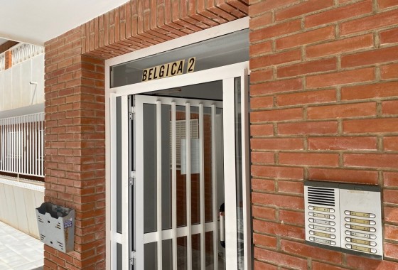 Herverkoop - Apartement Flat -
Torrevieja - Punta Prima