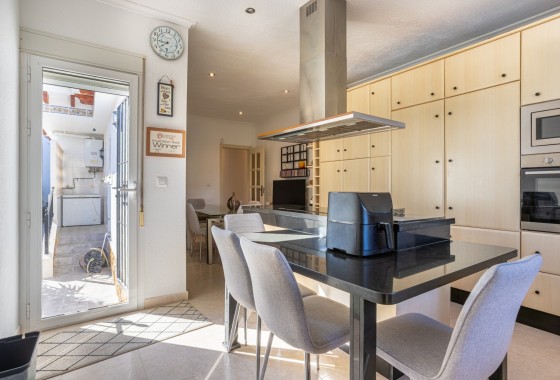 Herverkoop - Vrijstaande Villa -
Bigastro - Villas Andrea