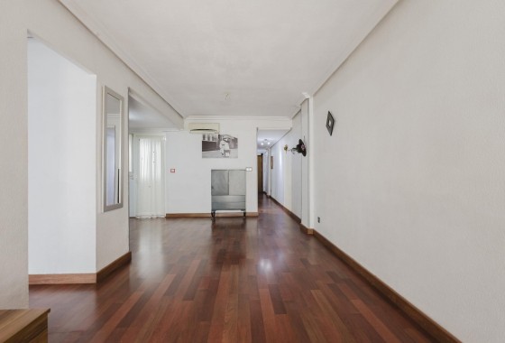 Herverkoop - Appartement / Flat -
Torrevieja - Playa del Acequión