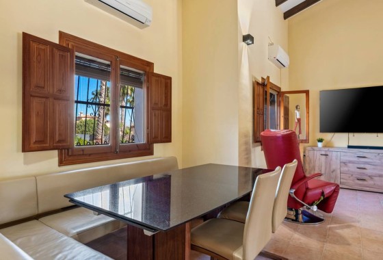 Herverkoop - Finca Landelijk pand -
Rafal