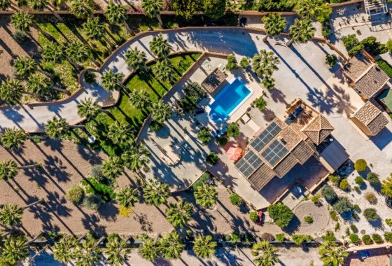 Herverkoop - Finca Landelijk pand -
Rafal