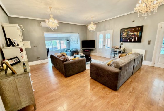 Resale - Freistehende Villa -
Almoradí - Heredades