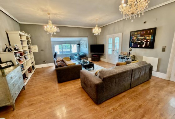 Resale - Freistehende Villa -
Almoradí - Heredades