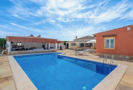 Resale - Freistehende Villa -
Almoradí - Heredades