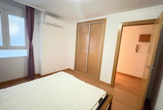 Sprzedaż - Apartament / Mieszkanie -
Torrevieja