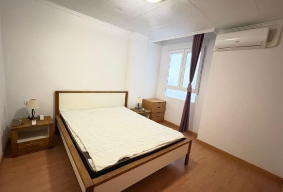 Sprzedaż - Apartament / Mieszkanie -
Torrevieja