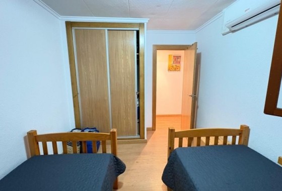 Sprzedaż - Apartament / Mieszkanie -
Torrevieja