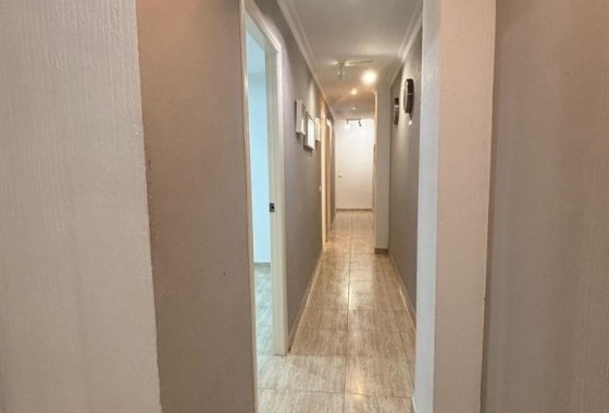 Sprzedaż - Apartament / Mieszkanie -
Torrevieja