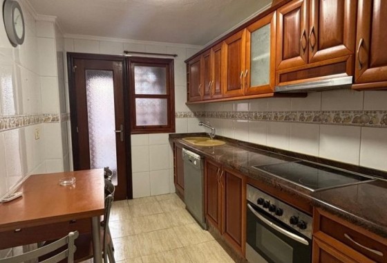 Sprzedaż - Apartament / Mieszkanie -
Torrevieja