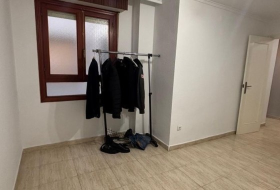 Sprzedaż - Apartament / Mieszkanie -
Torrevieja