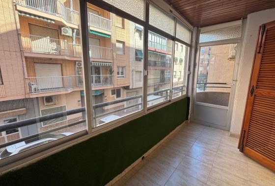 Sprzedaż - Apartament / Mieszkanie -
Torrevieja
