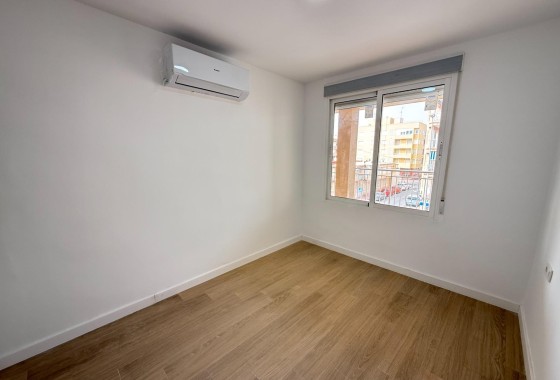 Sprzedaż - Apartament mieszkanie -
Torrevieja - Playa de los Naufragos