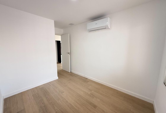 Sprzedaż - Apartament mieszkanie -
Torrevieja - Playa de los Naufragos