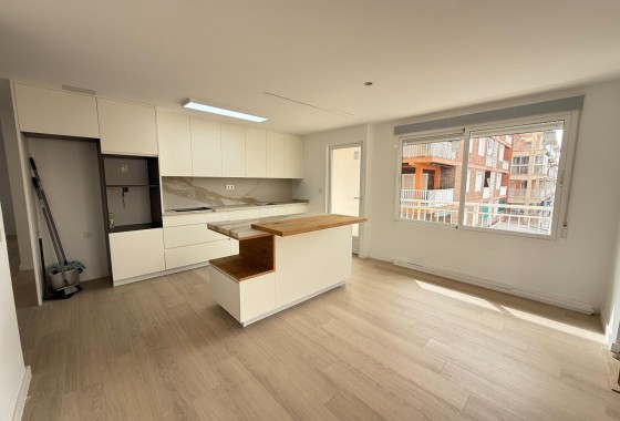 Sprzedaż - Apartament mieszkanie -
Torrevieja - Playa de los Naufragos