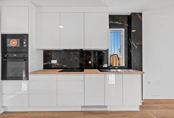 Resale - Doppelhaushälfte -
Benimar