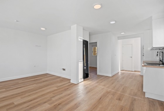 Resale - Doppelhaushälfte -
Benimar