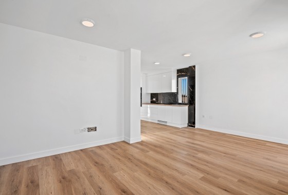 Resale - Doppelhaushälfte -
Benimar