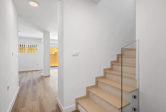 Resale - Doppelhaushälfte -
Benimar